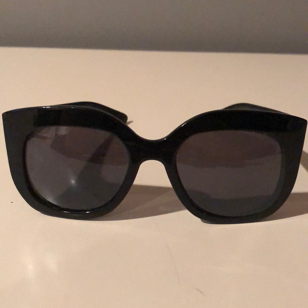 Quay Monroe sunglasses - Picture 2 of 3